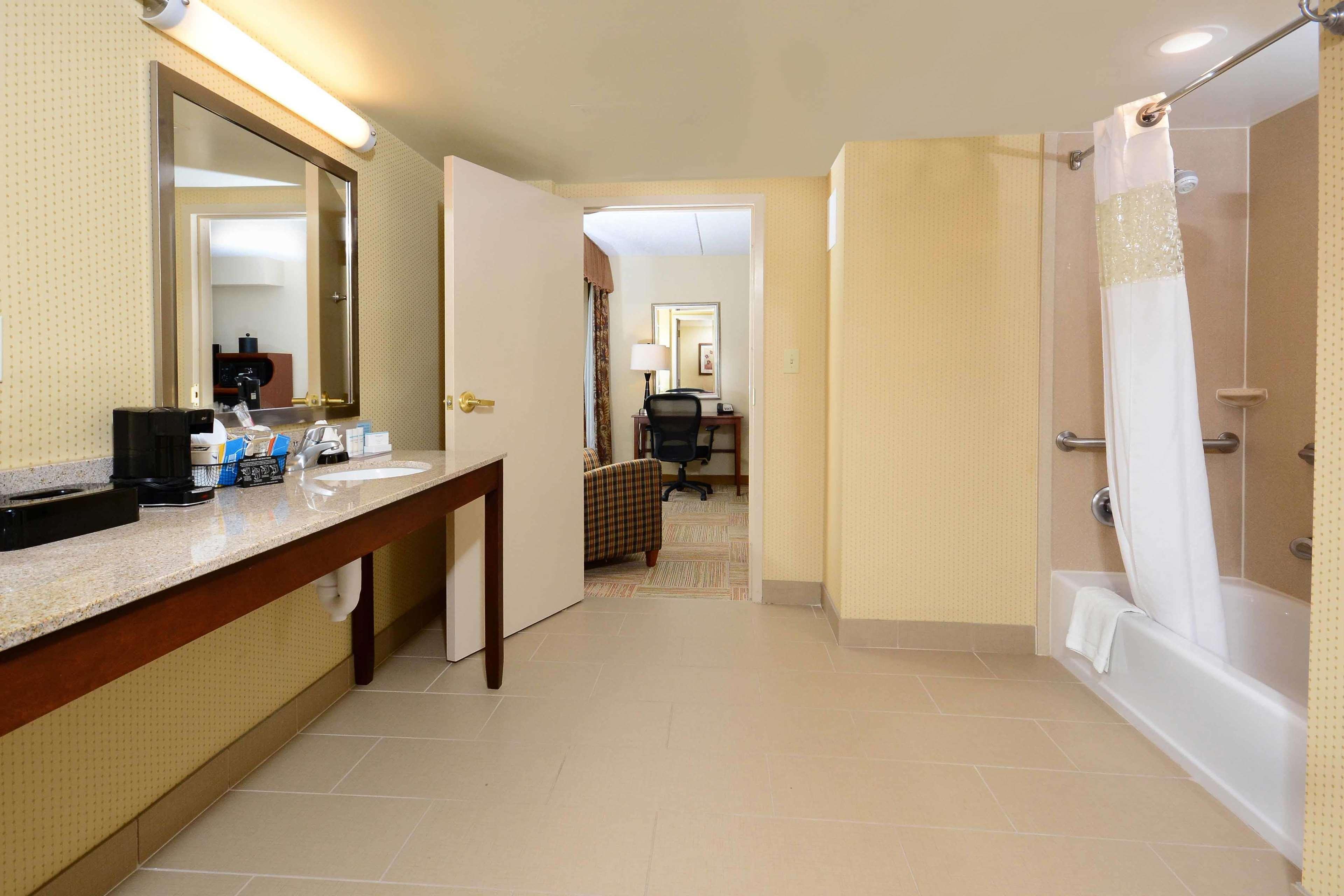 Hampton Inn Raleigh Capital Blvd North Εξωτερικό φωτογραφία