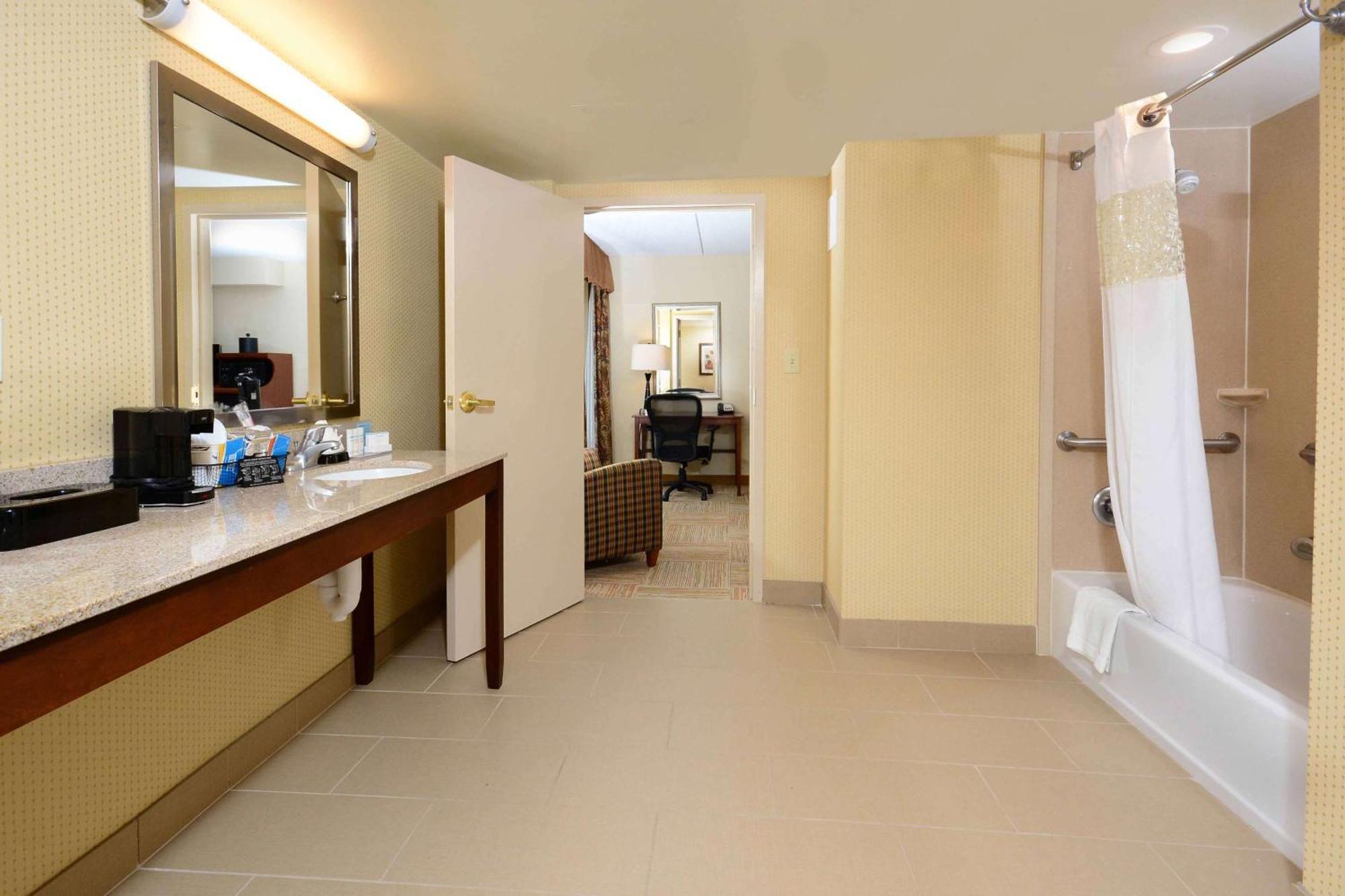 Hampton Inn Raleigh Capital Blvd North Εξωτερικό φωτογραφία