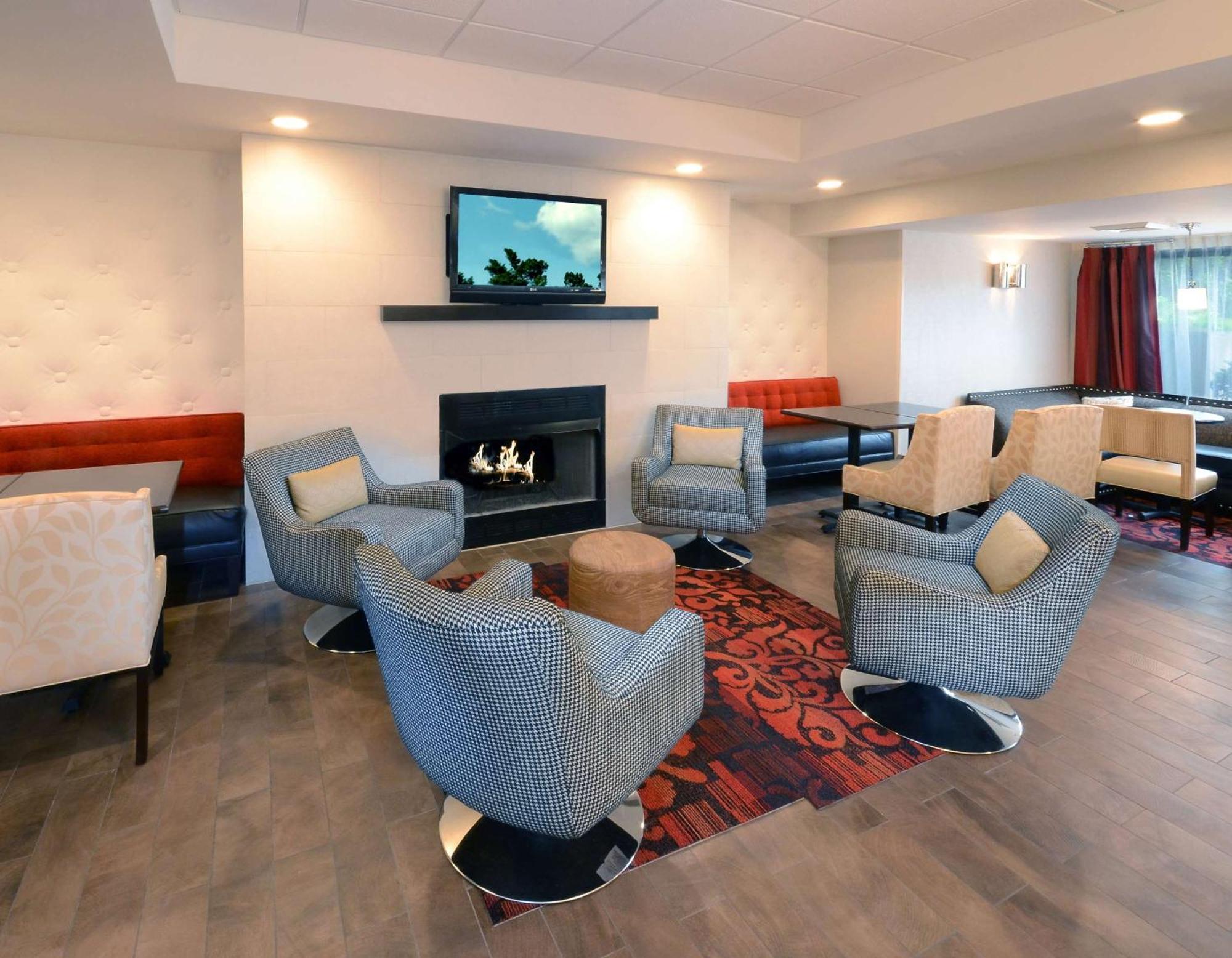 Hampton Inn Raleigh Capital Blvd North Εξωτερικό φωτογραφία
