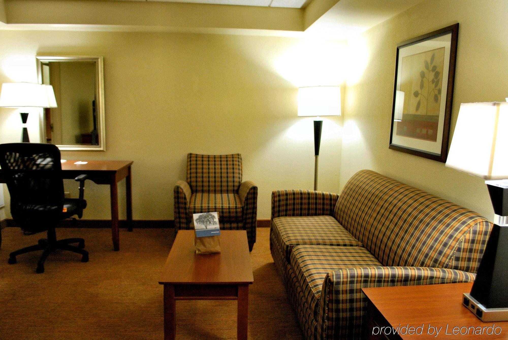 Hampton Inn Raleigh Capital Blvd North Δωμάτιο φωτογραφία