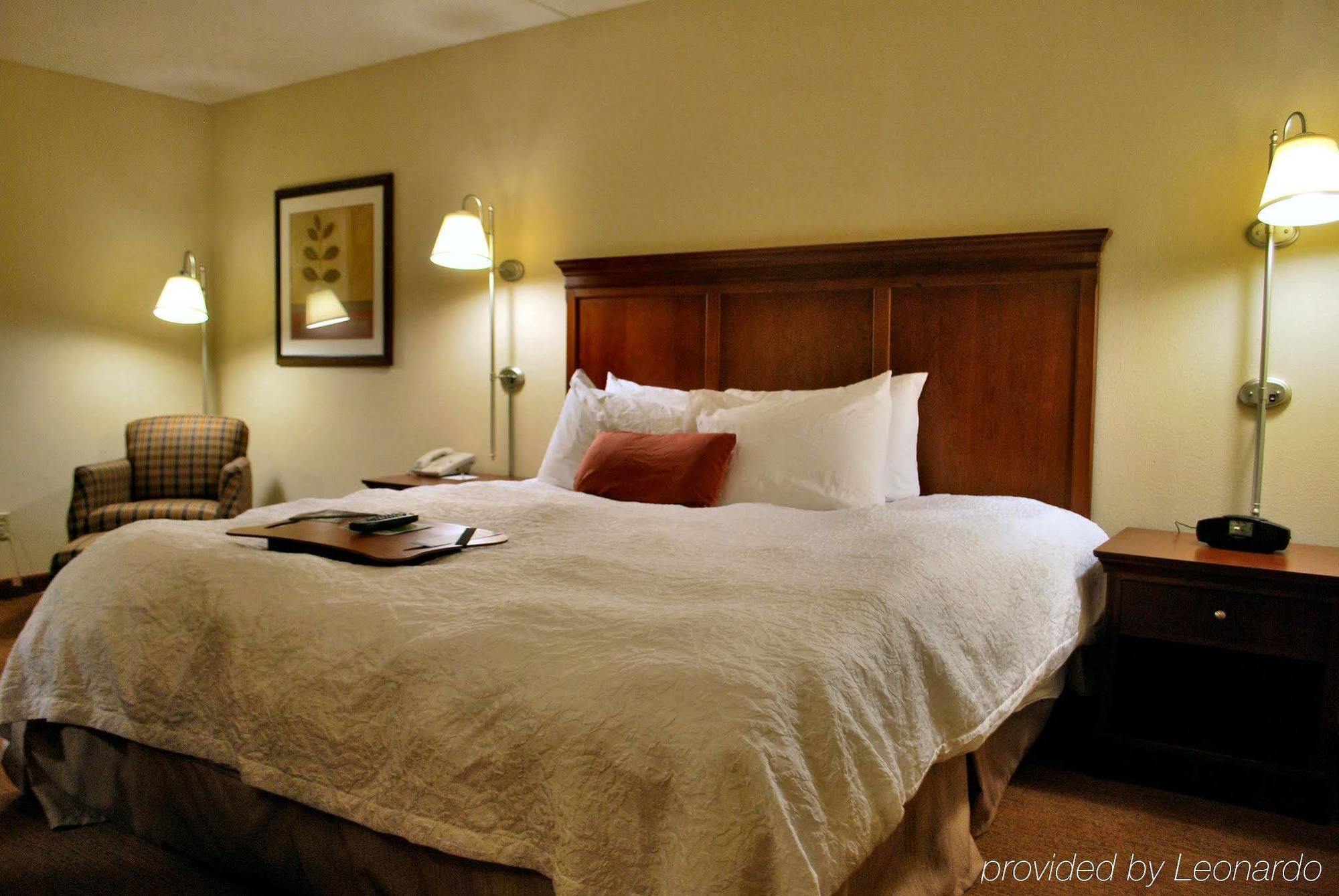 Hampton Inn Raleigh Capital Blvd North Δωμάτιο φωτογραφία