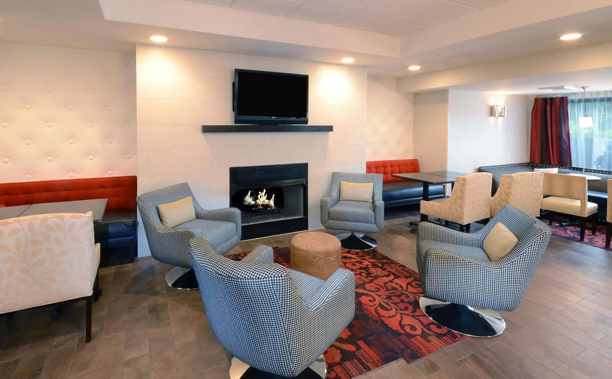 Hampton Inn Raleigh Capital Blvd North Εξωτερικό φωτογραφία