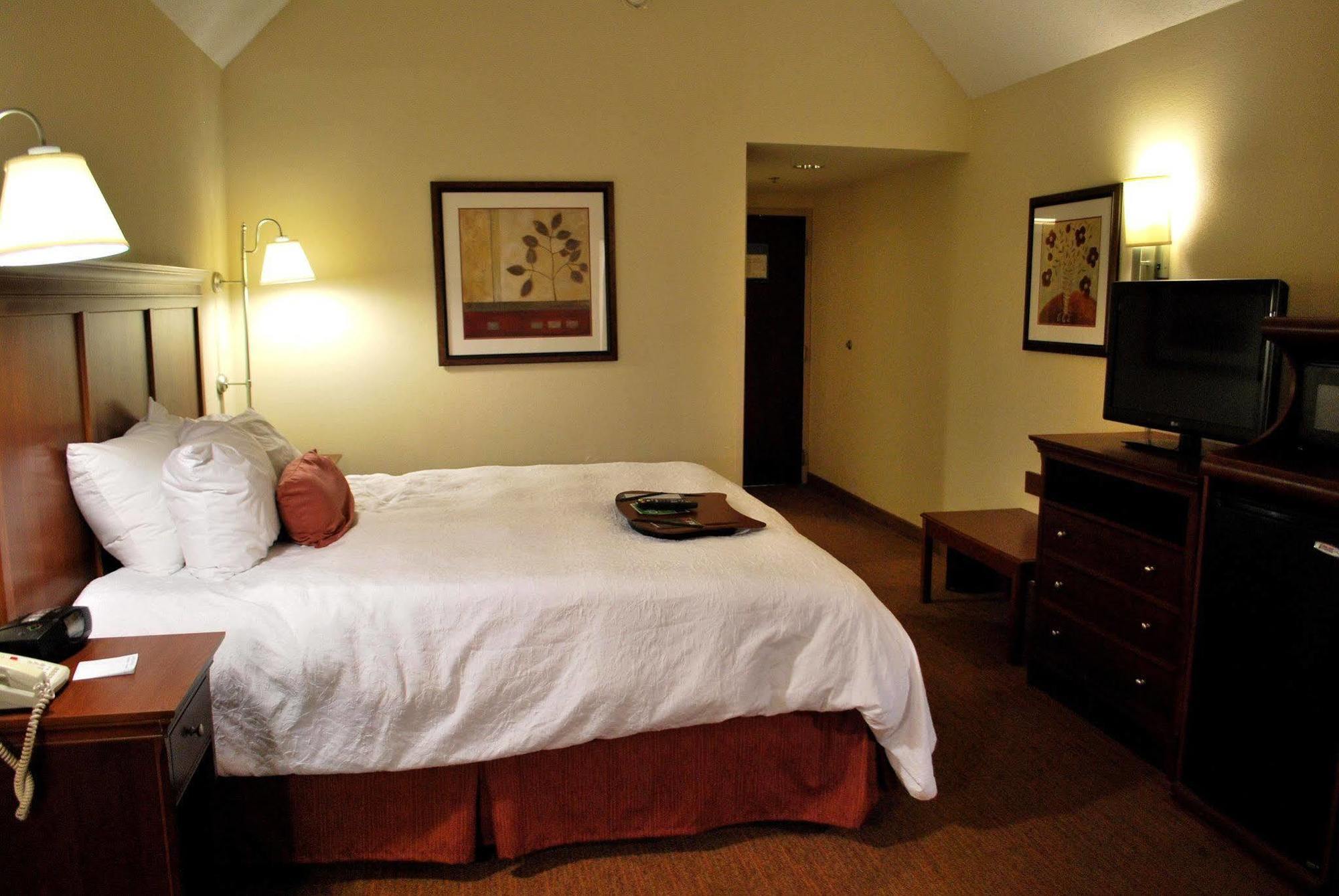 Hampton Inn Raleigh Capital Blvd North Δωμάτιο φωτογραφία