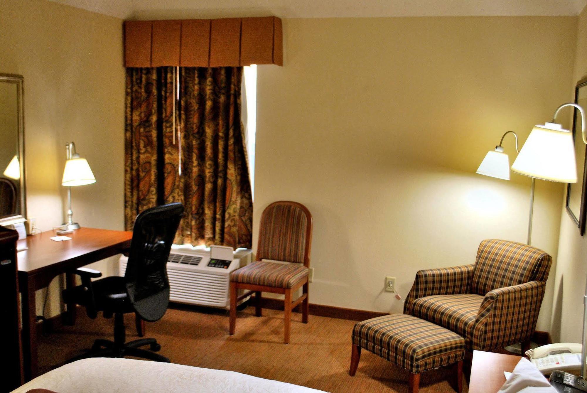 Hampton Inn Raleigh Capital Blvd North Δωμάτιο φωτογραφία