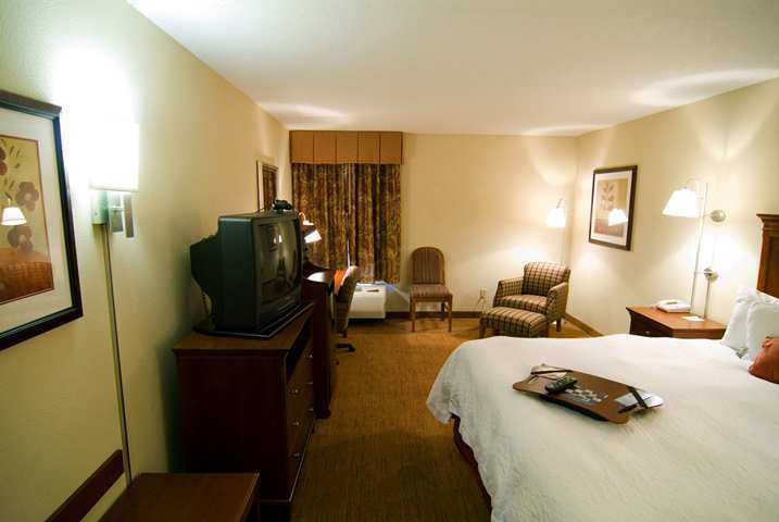 Hampton Inn Raleigh Capital Blvd North Δωμάτιο φωτογραφία